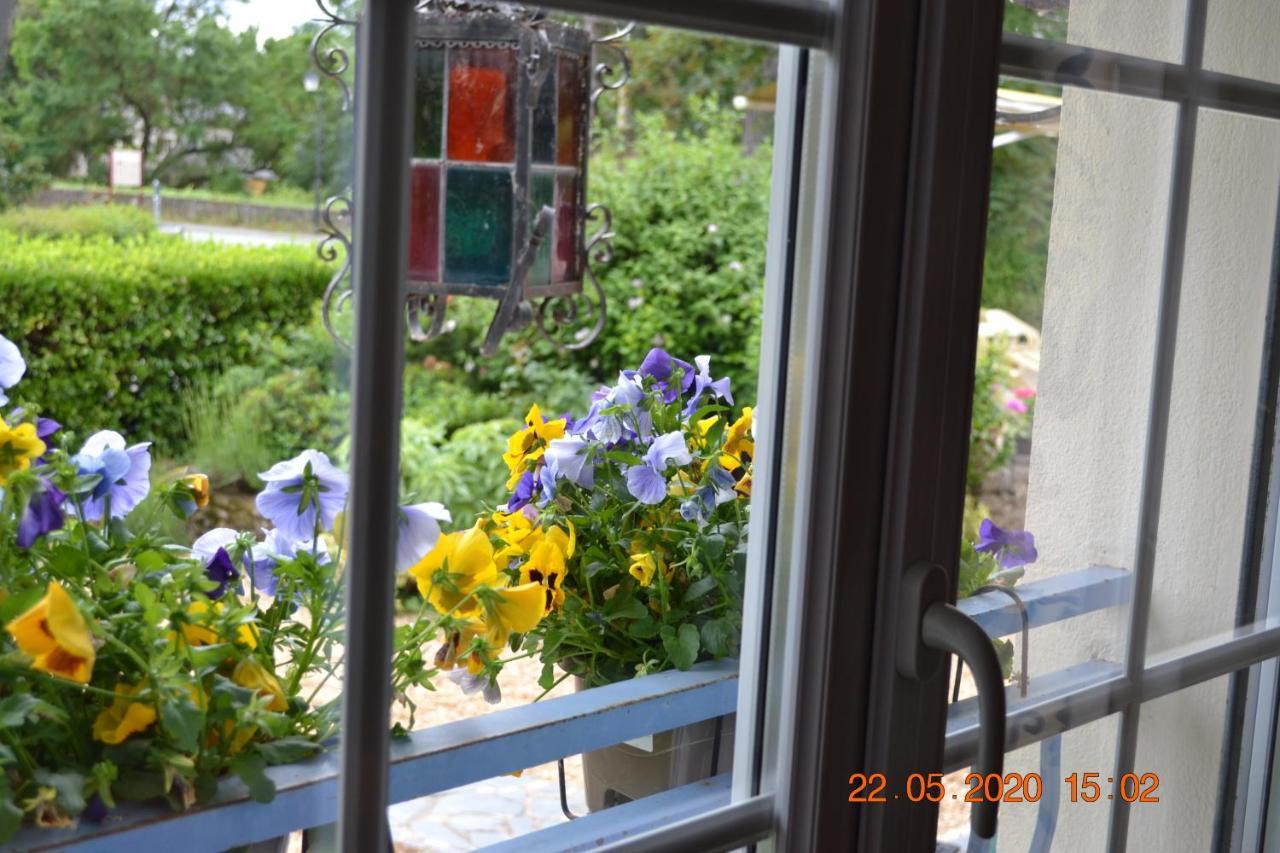 Brissac-Quince Hotel Le Castel מראה חיצוני תמונה