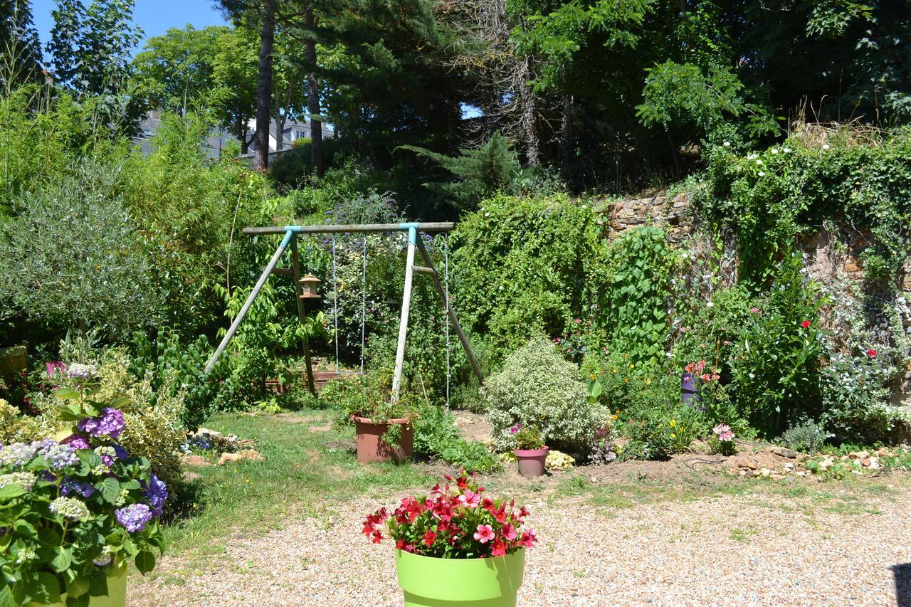 Brissac-Quince Hotel Le Castel מראה חיצוני תמונה