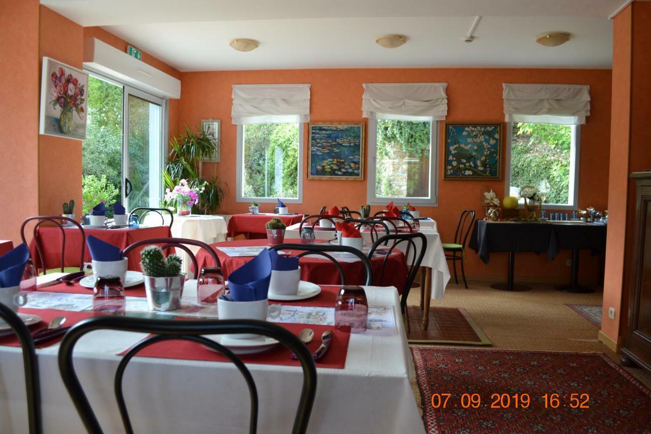 Brissac-Quince Hotel Le Castel מראה חיצוני תמונה
