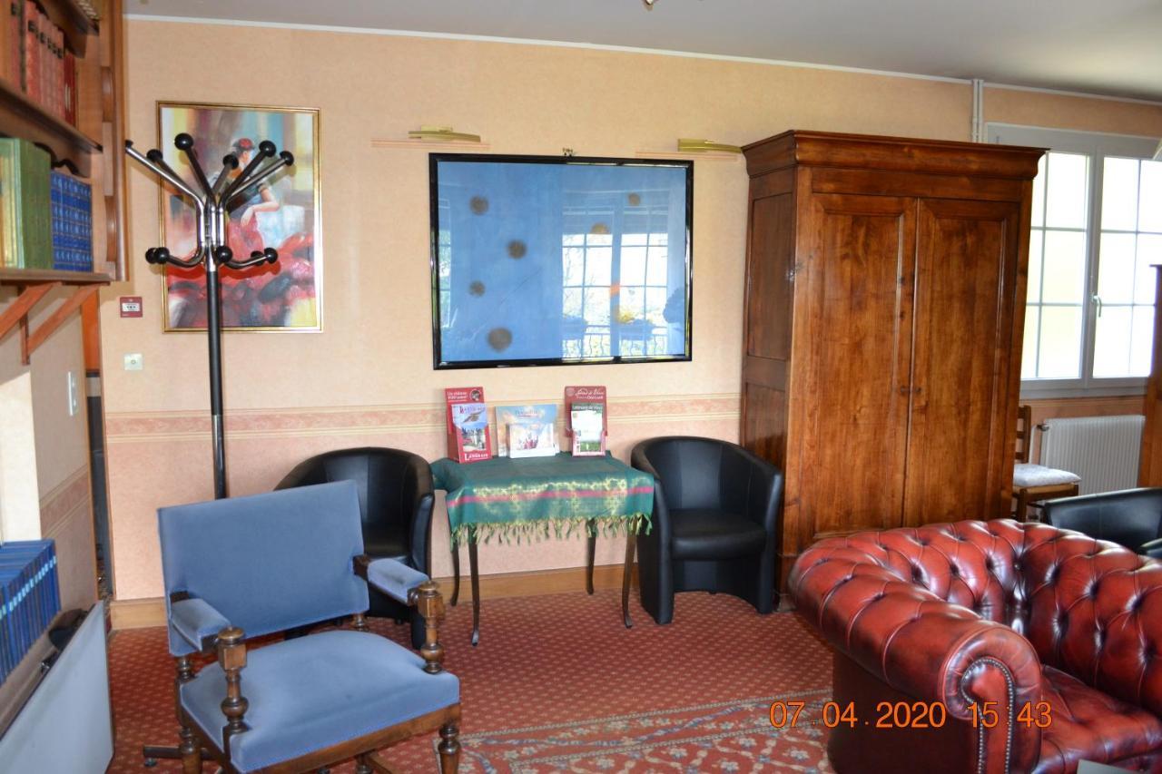 Brissac-Quince Hotel Le Castel מראה חיצוני תמונה