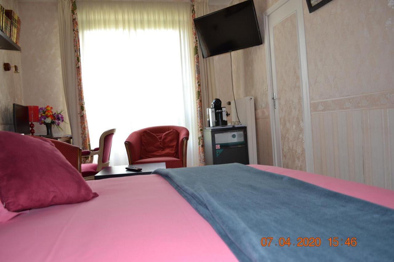 Brissac-Quince Hotel Le Castel מראה חיצוני תמונה