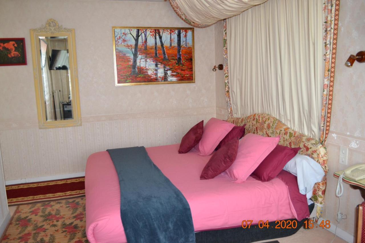 Brissac-Quince Hotel Le Castel מראה חיצוני תמונה