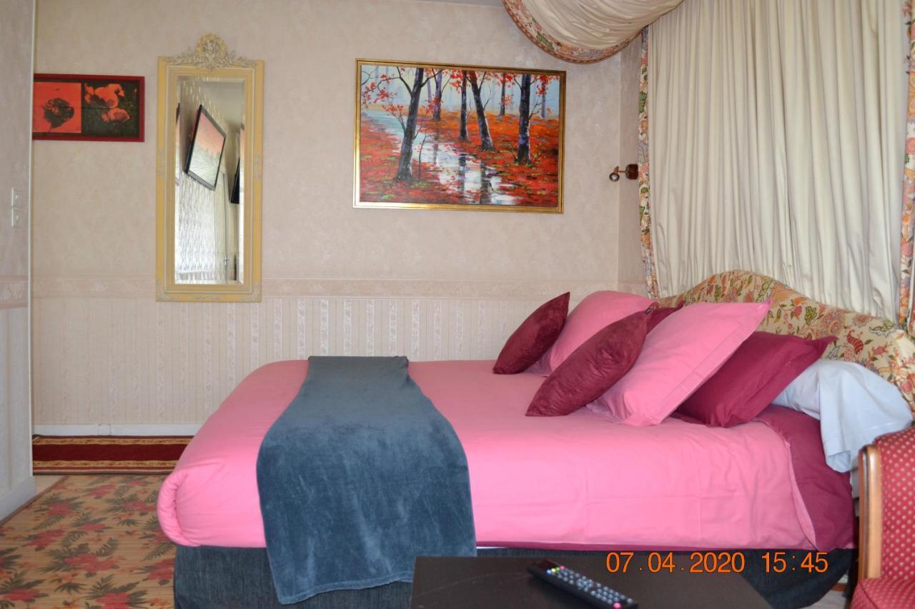 Brissac-Quince Hotel Le Castel מראה חיצוני תמונה