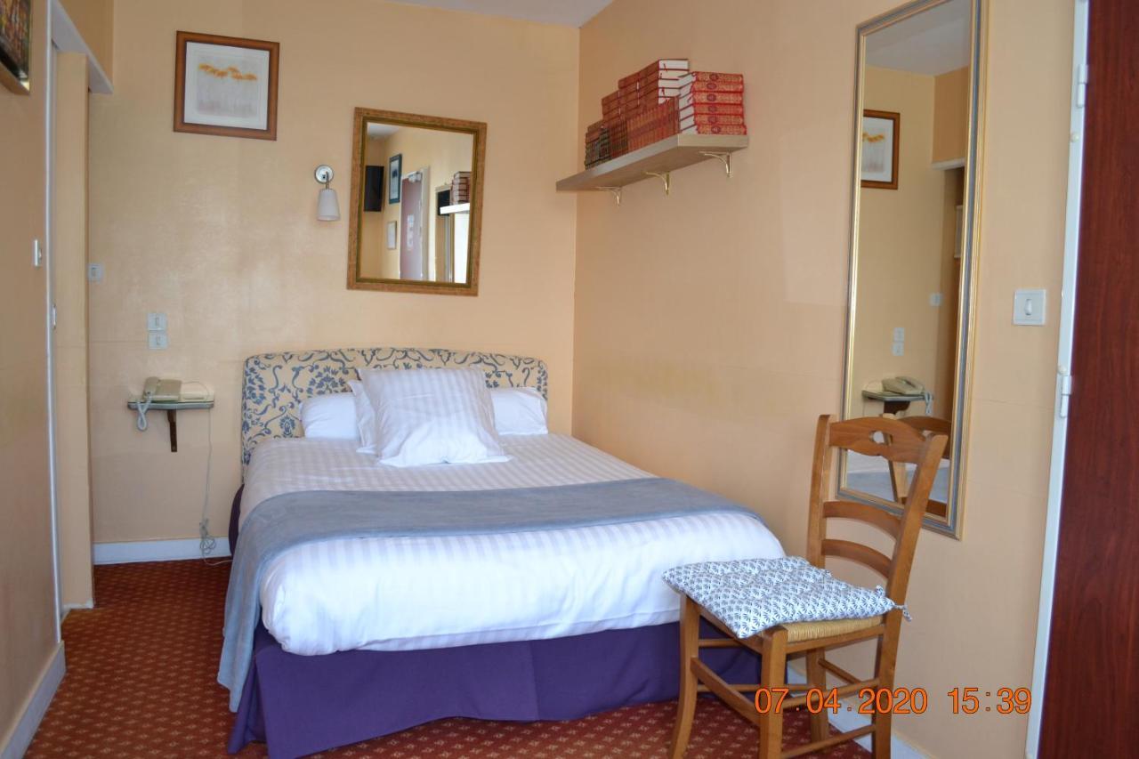 Brissac-Quince Hotel Le Castel מראה חיצוני תמונה