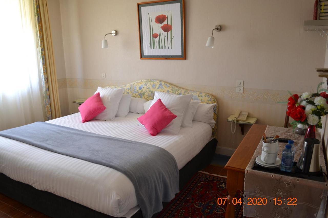 Brissac-Quince Hotel Le Castel מראה חיצוני תמונה