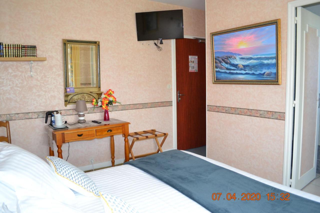 Brissac-Quince Hotel Le Castel מראה חיצוני תמונה